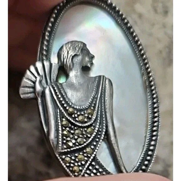 VINTAGE STERLING SILVER MOTHER PEARL MARCASITE ART NOUVEAU WOMAN W/ FAN BROOCH - Picture 5 of 5